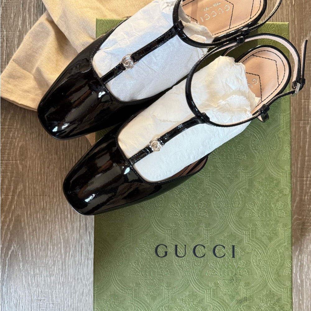 Gucci Black Patent Leather Flats - Picture 2 of 10